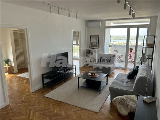100m² neuseljavan porodični stan sa pogledom