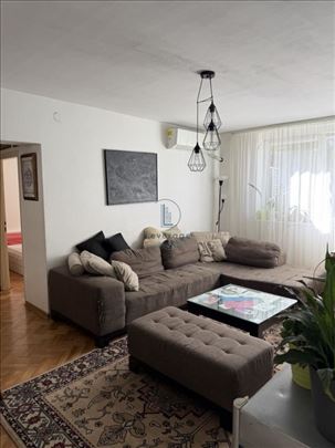 Braće Jeković, Jovana Bijelića, 71 m2
