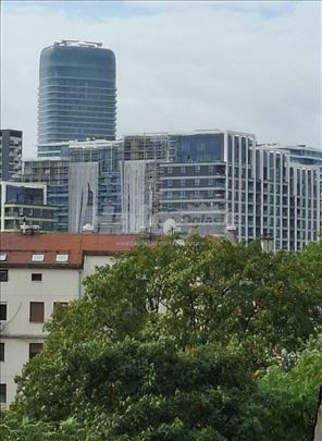 Centar, salonski stan, 93kvadrata, I sprat