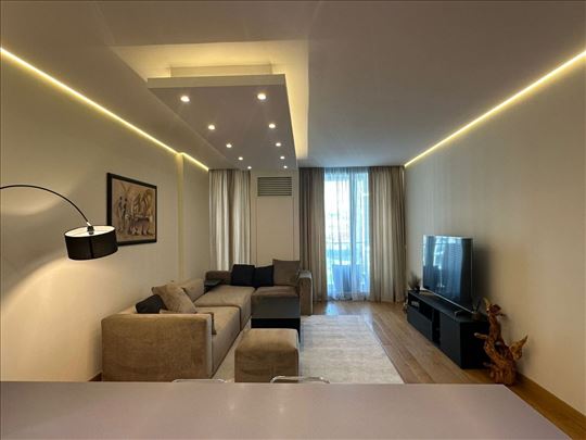 Dvosoban stan u prestižnoj zgradi BW Residences