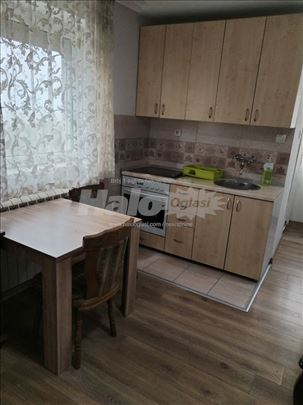 Izdajem garsonjeru u Kumodražu
