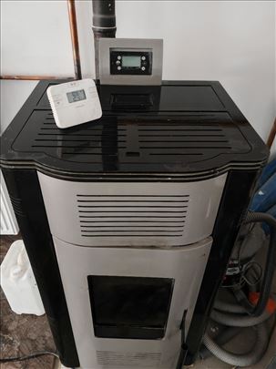 Pec ispravna i očuvana 