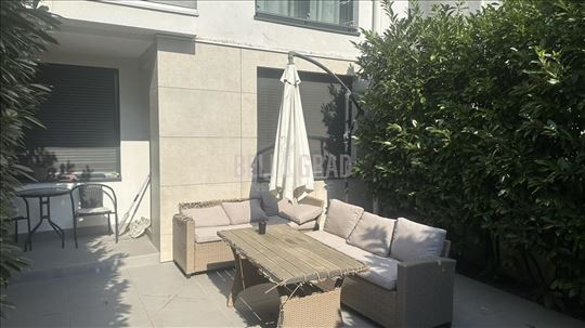 Poseban šarm za uživanje, 43м2+40м2 bašta