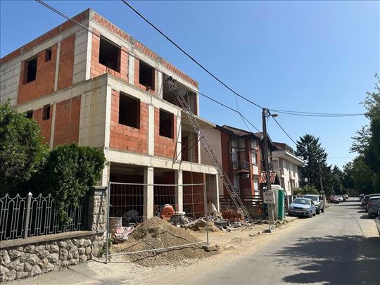 Stan 80m2 Kalvarija Zemun Novogradnja