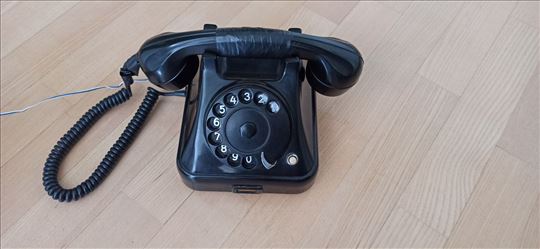 Stari fiksni telefon