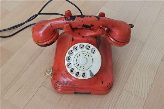 Stari fiksni telefon FNRJ