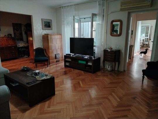 Trg Nikole Pašića - lep trosoban stan