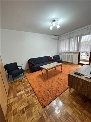 Trosoban stan kod Velikog parka