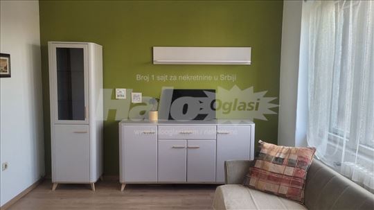 Izdajem dvoiposoban stan kod Sajma