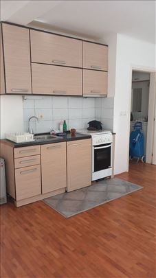 Jednoiposoban,35m2,uknjižen,