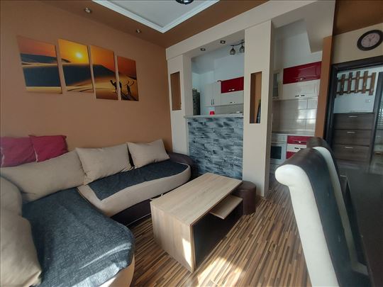 Renoviran dvoiposoban stan na Bubnju, 47m2 