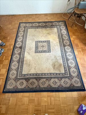 Tepih od viskoze i mesavine