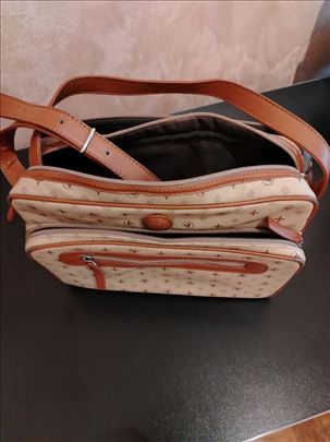 Ženska torbica marke valleverde