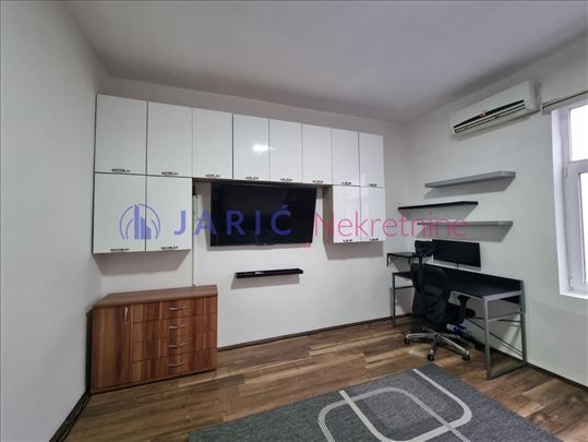 75m2 Skadarlija,Lux sa teretanom u podrumu.