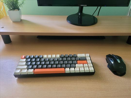Bezicna (wireless) tastatura + mis