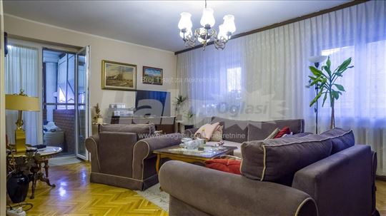 Četvorosoban stan 94m2 (realno 97m2) VLASNIK
