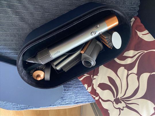 Dyson Airwrap multi-styler 