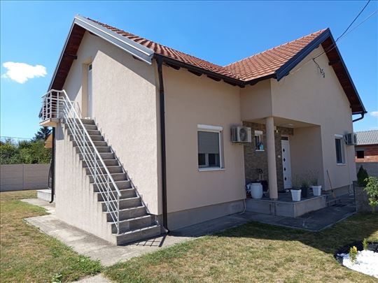 Kuća u Surčinu, naselje Ključ