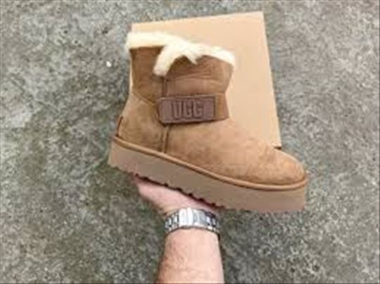 UGG Classic Mini Platform; Nove Ugg duboke čizme