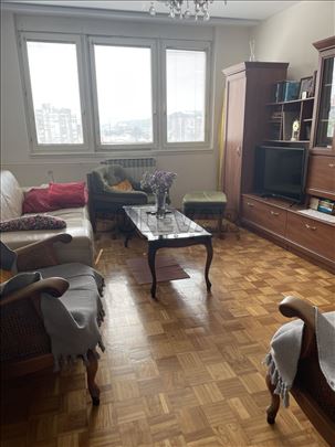 Dvoiposoban stan 75m2, Bulevar Nemanjića