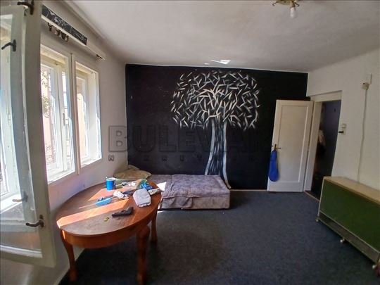 Funkcionalan dvosoban stan, 52m2, prvi sprat, kod 