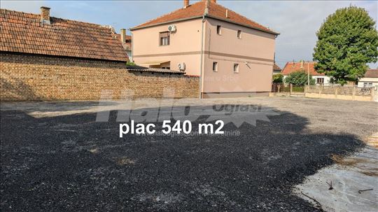 Kuca u Novoj Pazovi sa placem od 500m2 