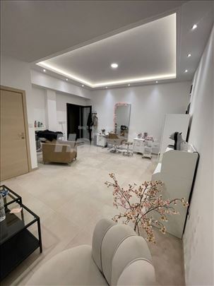 Lokal Maksima Gorkog 35m2