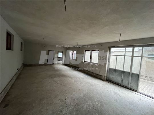 Magacin ili radionica u Novoj Pazovi od 100m2