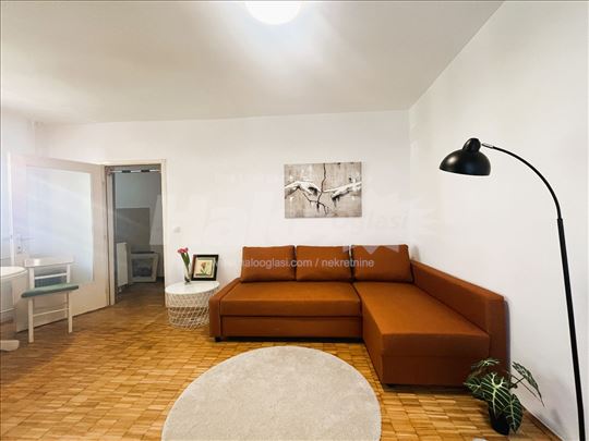 Moderan jednosoban stan od 33 m², Banovo brdo