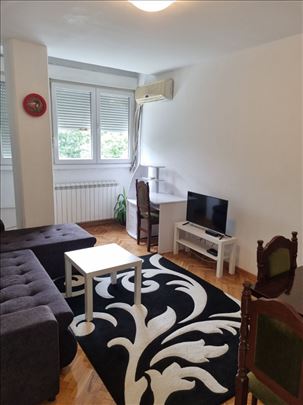 Novi Beograd Bul Mihajla Pupina odlican Pet friend