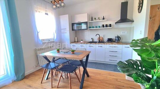 Obudojevica, Ul. Narcisa, lux apartman 38 m2, Uknj