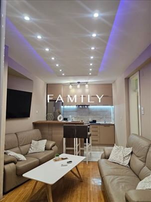 Prostran i miran stan u centru – dvorišna orijenta