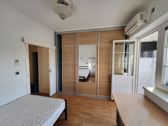 Renoviran sa niskim režijama, pet friendly