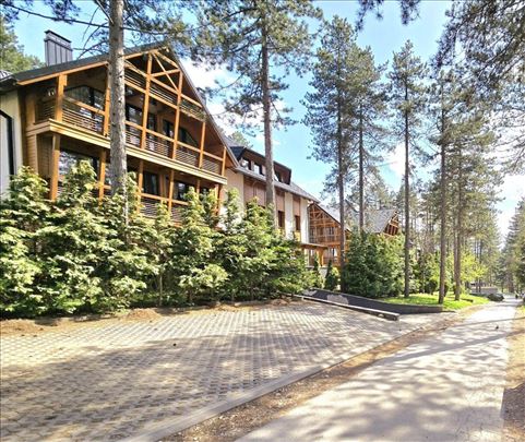 Svetogorska  Lux apartman 74 m2, garaža, Preporuka