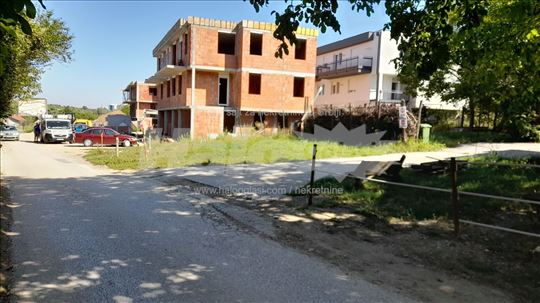 Alibegovac  Tihomira Arsica 10 minuta od Merkatora