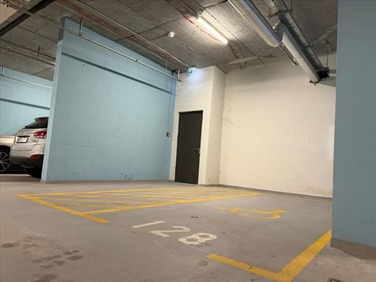 Dorćol-Novi Dorćol-Garažno mesto-18m2 ID#3045