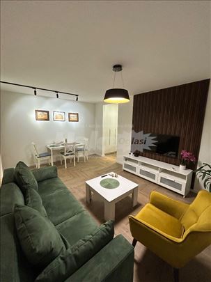 Dvosoban stan 53m², opremljen, terasa, useljiv