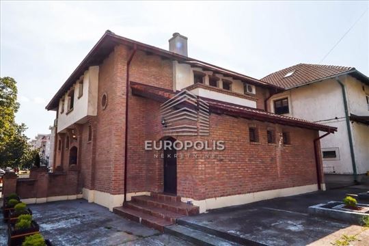 Ekskluziva! Kuća 270m2 kod Keja i Hotela YU ID#833