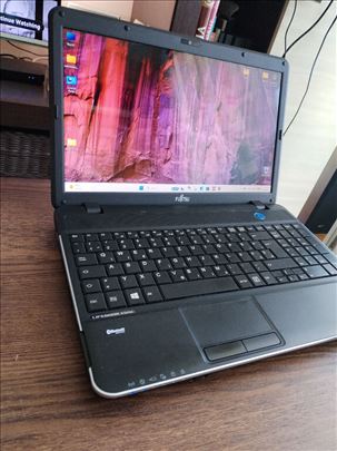 Fujitsu i5 3360M/8gb Ram/SSD/Win11