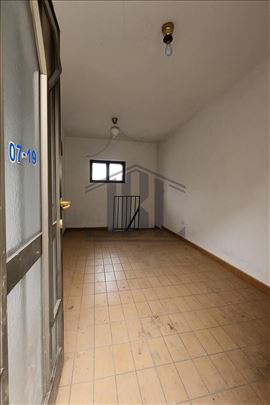 Garaža-lokal na prodaju, Senjak 16 m2