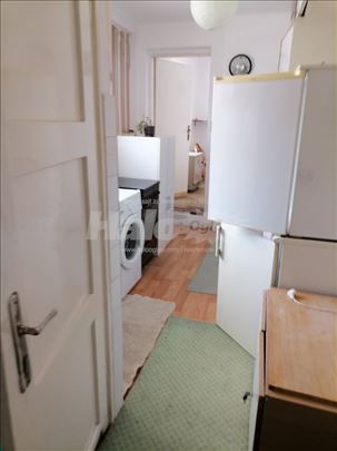 Garsonjera kod Đeram pijace za studentkinju