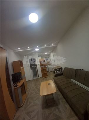 Garsonjera za izdavanje, Kotež