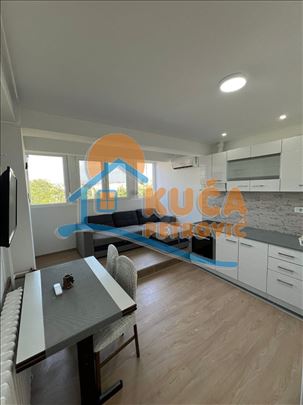 Izdaje se odličan stan u centru Niša, 47m2