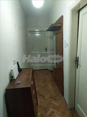 Izdajem stan na Novom Beogradu 