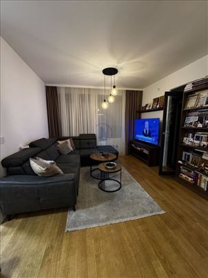 Luksuzan stan, Ustanička, 61 m2