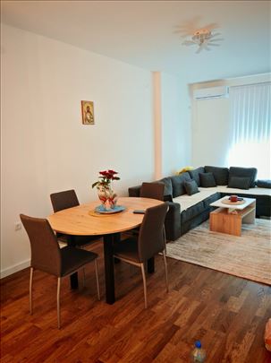 LUX jednoiposoban stan na Novom Bubnju sa garazom