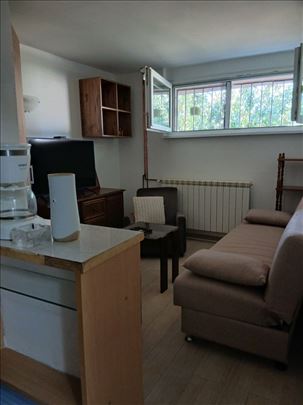 MiljakovacI, izdaje se garsonjera 24m2,nameštena