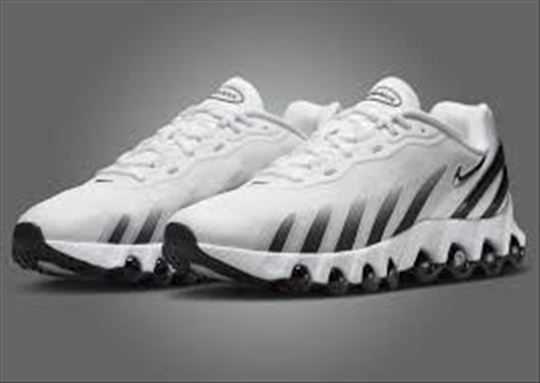 Nike Air Max Plus DN8