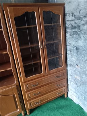 Ormari sa policama hrastovina ocuvano 