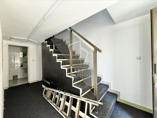 Poslovni prostor u Gavrila Principa, mereno 60m2 I